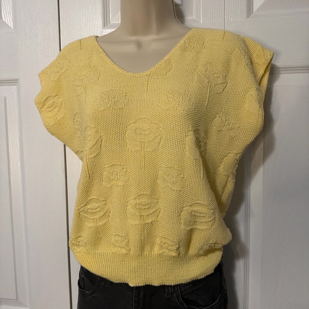 Vintage Yellow Floral Textured Knit Sweater Vest | Stretchy | Unbranded